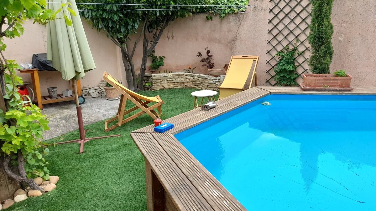 Jonquerettes House | Gite in Provence private garden and pool