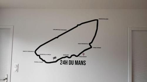 Arnage House | Gite l Auvetia 150 circuit 24 h