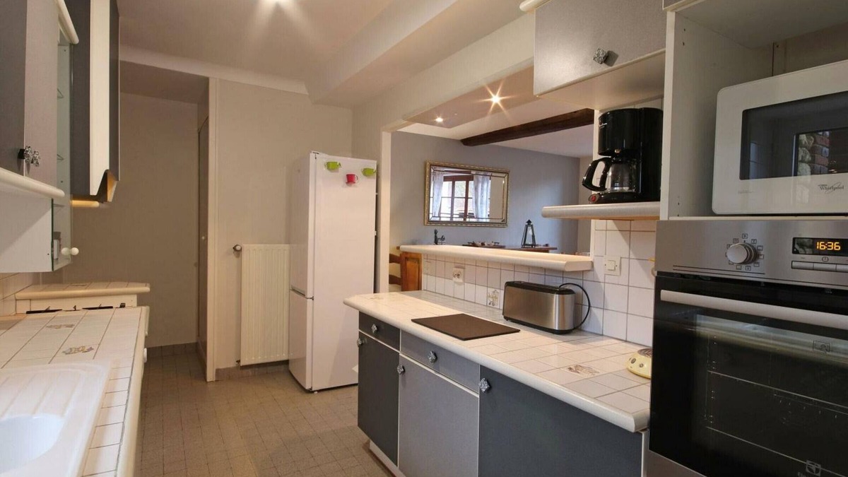 La Mesniere Cottage | Gite La Mesnière, 4 bedrooms, 12 persons