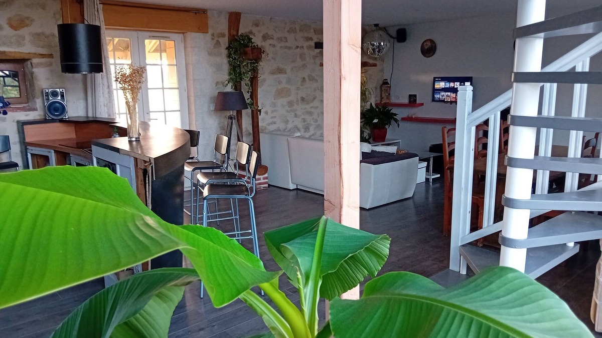 Reigny House | Gîte Le Bel Air in the heart of nature, with jacuzzi