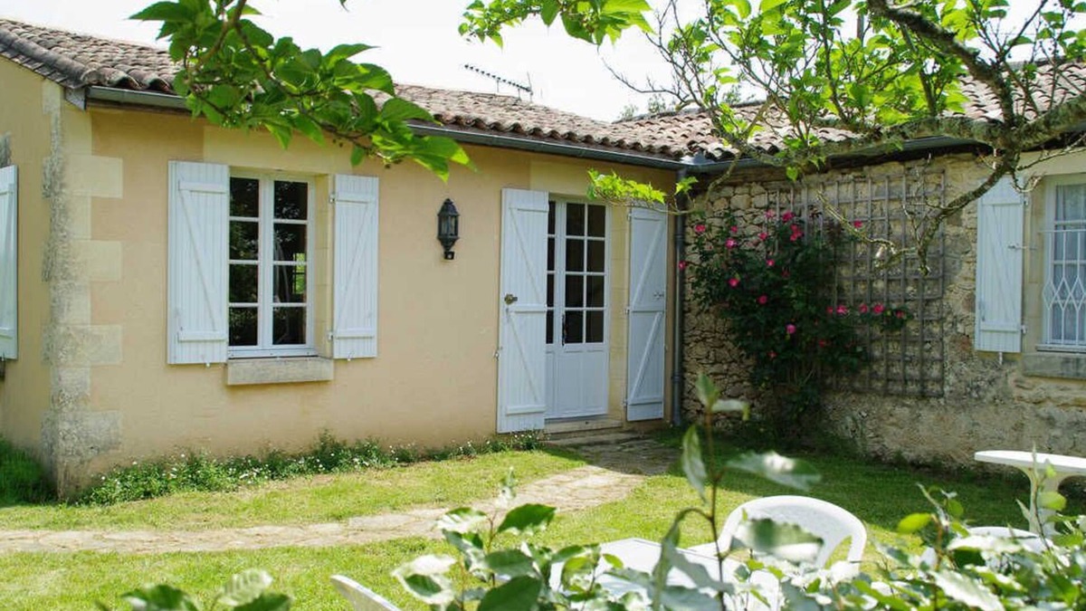 Saint-Aubin-de-Branne House | Gite LE Courtil - Saint-aubin-de-branne