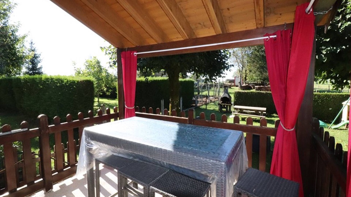 Pleaux Cottage | Gite Pleaux, 2 bedrooms, 5 persons