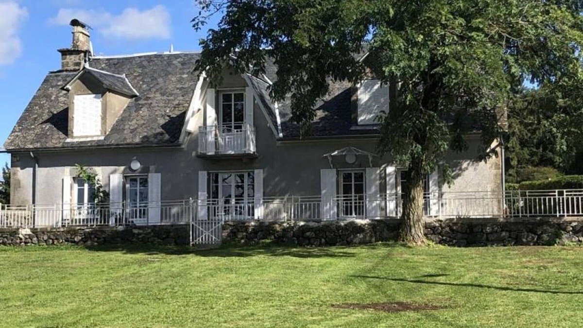 Saint-Bonnet-de-Salers Cottage | Gite Saint-Bonnet-de-Salers, 2 bedrooms, 5 persons