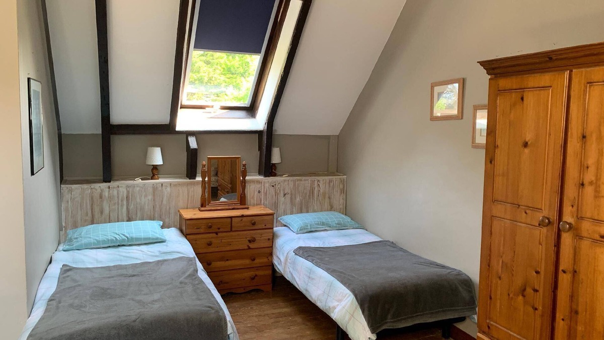 Plounerin House | Gite - typical Breton farmhouse with swimming pool