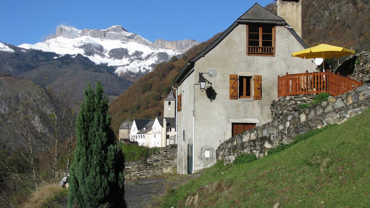 Cette-Eygun House | Gite Vallée d'Aspe Béarn Pyrénées very beautiful view ideal for hiking