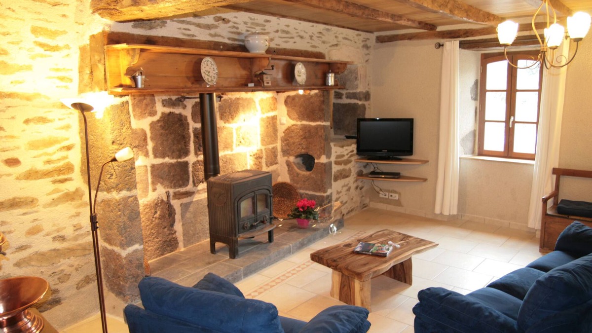 Arpajon-sur-Cere House | GITES DE LA FORÊT:LES BOULEAUX