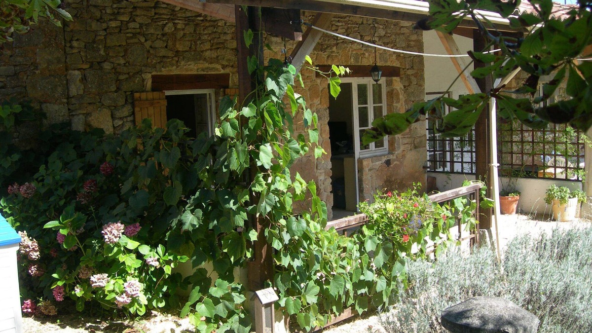 Lacapelle-Biron Cottage | Gites de Peyrounou, Le Chêne, comfortable and spacious 4 bedroom gîte.