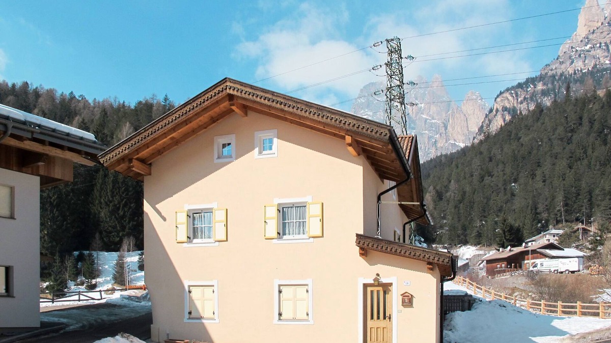 Pera Apartment | Giuditta by Interhome