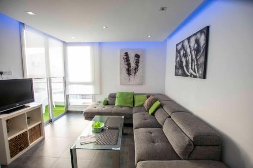 Lykabittos Apartment | Glabur Stays - The Amazing 1 BDR - Executive apt Nicosia Center Free Parking & WiFi