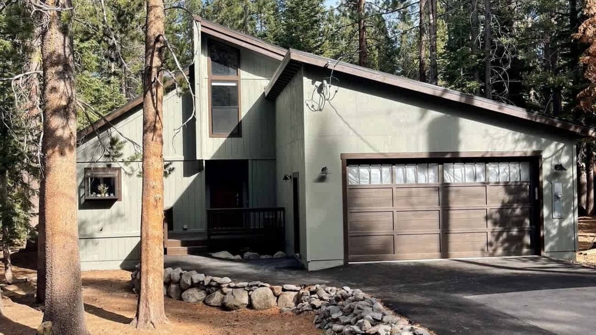 Truckee House | Glacier Forest Getaway | HOA Access!