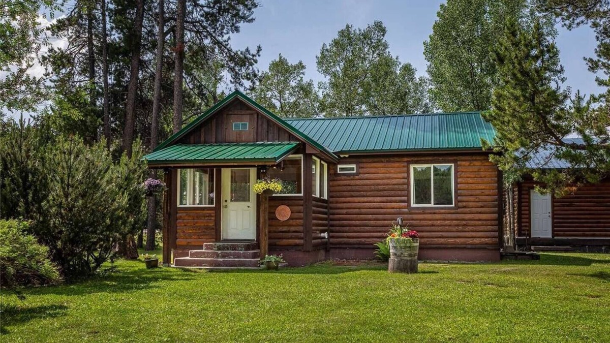 Coram Cabin | Glacier Trails Highline Cabin