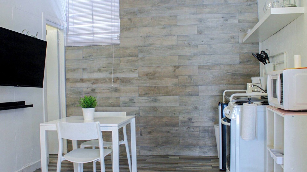 Ponce Centro Apartment | Gladiolas 1103