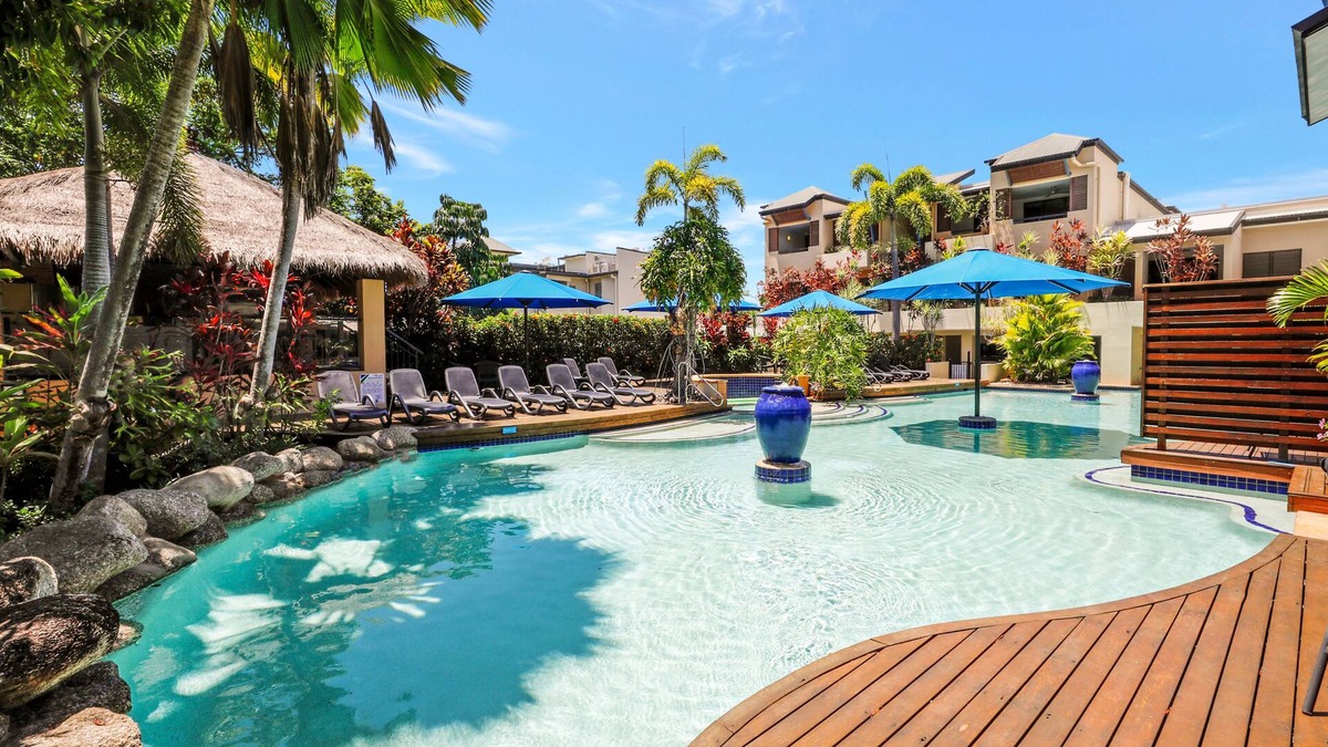 Port Douglas Apartment | Glam Apartment In The Heart Of Town, King Bed, 2 Pools, Free Parking & WIFI