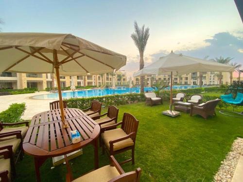 El Gouna Apartment | Glamorous 2BR/Free Beach & Pool Access @ Mangroovy, El Gouna