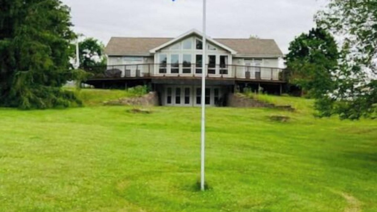 Colchester County House | Glamorous country getaway