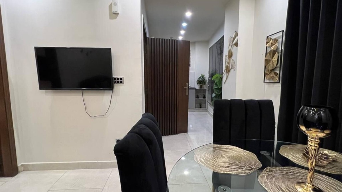 Rawalpindi Apartment | Glamorous one bed apartment near food street