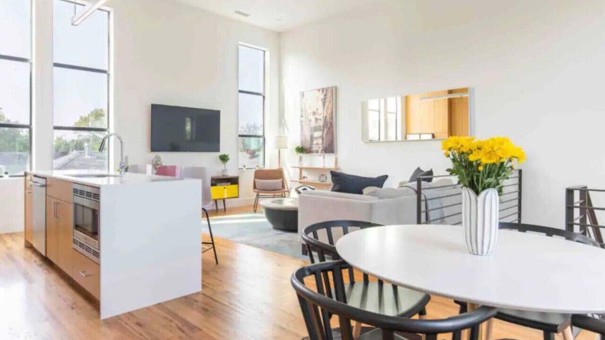 Knox - Henderson House | Glamorous Perfectly Located Deluxe 2 Bed Townhome
