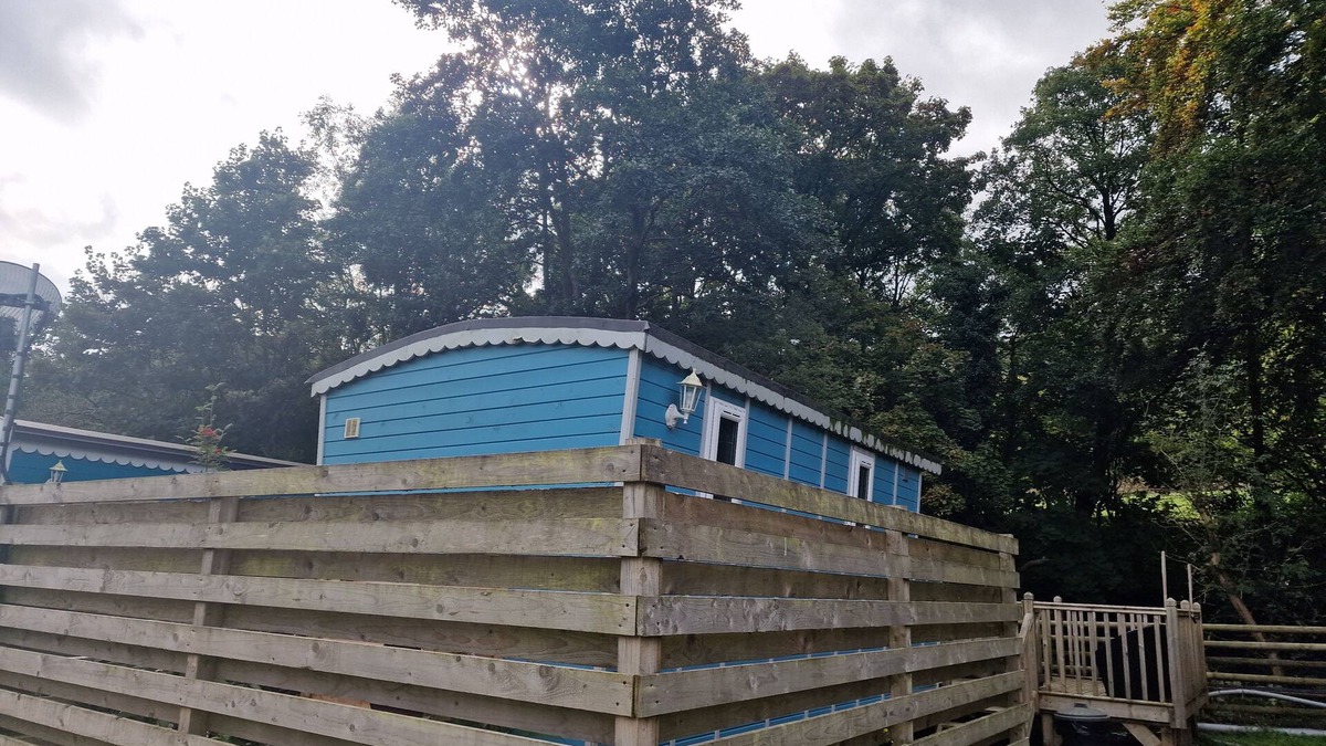 Llanfair Caereinion Cabin | Glamping Hut - Riverside 2