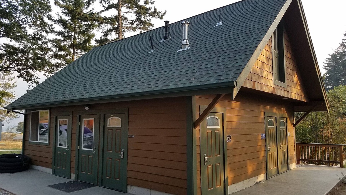 Stevenson RV Rental | Glamping in style with shared showers and restrooms. Sleeps 3 adults comfortably