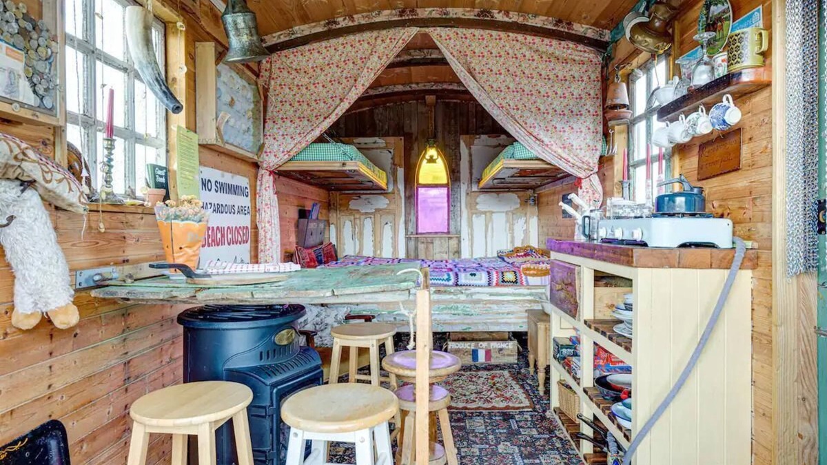 Scarborough Cabin | Glamping Wagon - 1 x Double Bed, 2 x Single Bed