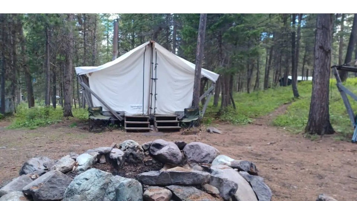 Olney RV Rental | Glamping Wall Tent 1/ 1 Queen and 1 futon