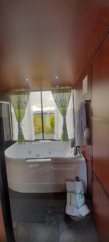 Tota Other | Glamping y Cabañas el Encanto los Lirios