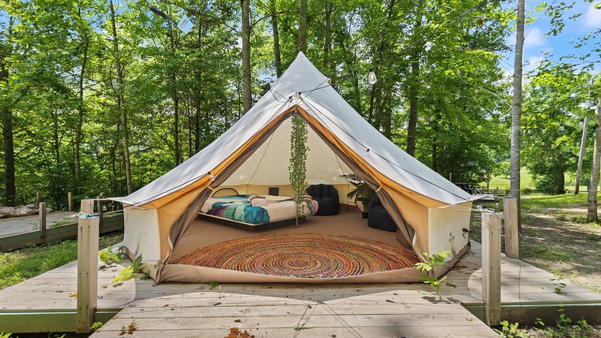 Stanton RV Rental | Glamping Yurt #1 in Red River Gorge with Wooded Views & Bathhouse
