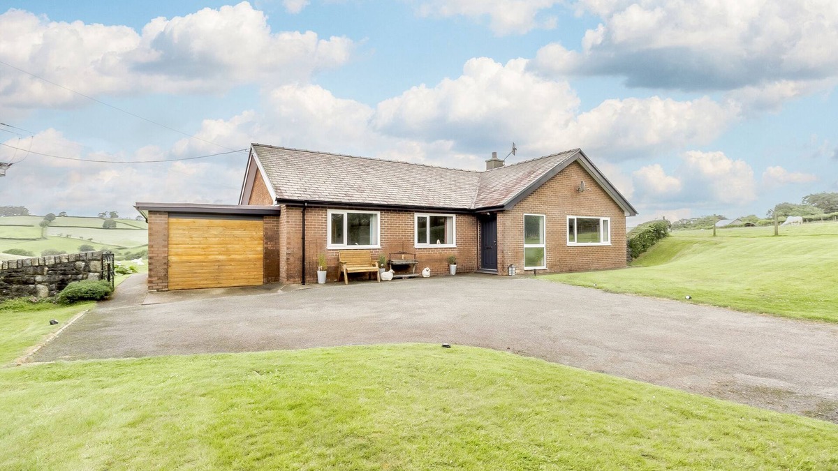 Bala House | Glan Donau - Three Bedroom House, Sleeps 5