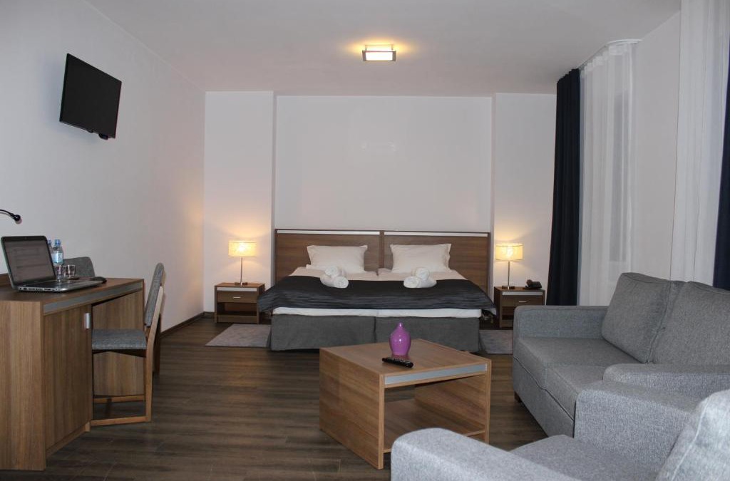 Zary Hotel | Glas-Hotel 3*
