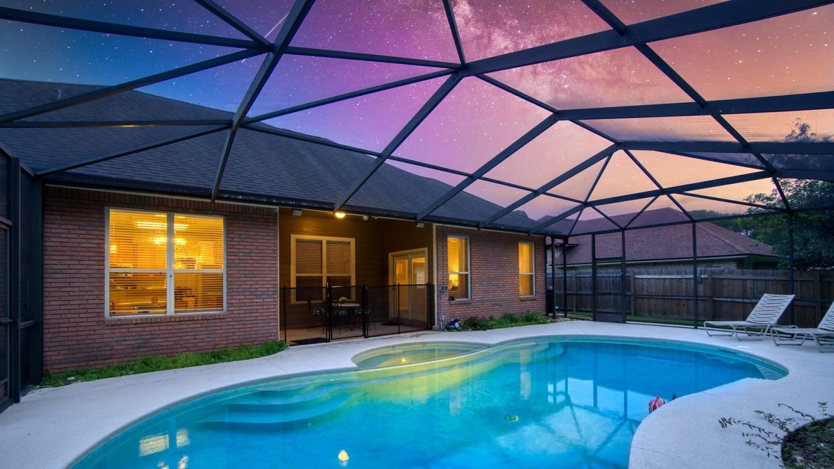 Mandarin House | ~Glass Splash Pad Sleeps 12 Heated Pool & Spa~