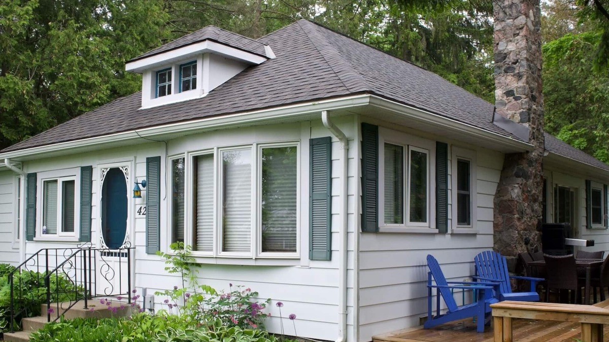 Bayfield Cottage | Glass Tile Cottage: Classic Bayfield Cottage Across The Road From The Lake!