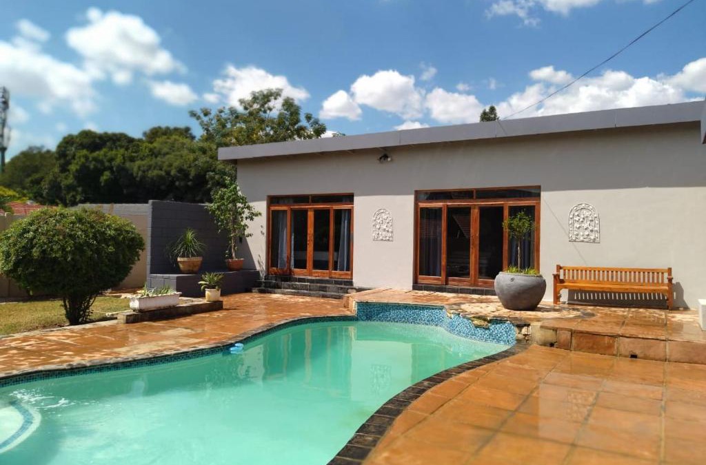 Waterkloof Glen House | Glen GuestHouse