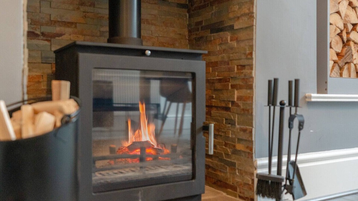 Colne House | Glenroy Place - sleeps 7 | drive | log burner