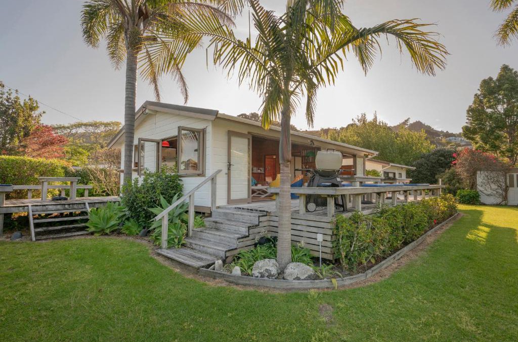 Hahei House | Glo's Place - Hahei Holiday Home