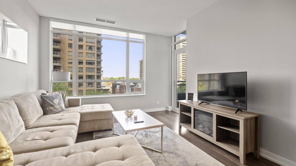 Mount Pleasant West Condo | GLOBALSTAY. 2 Bedroom Deluxe Apartment w Balcony