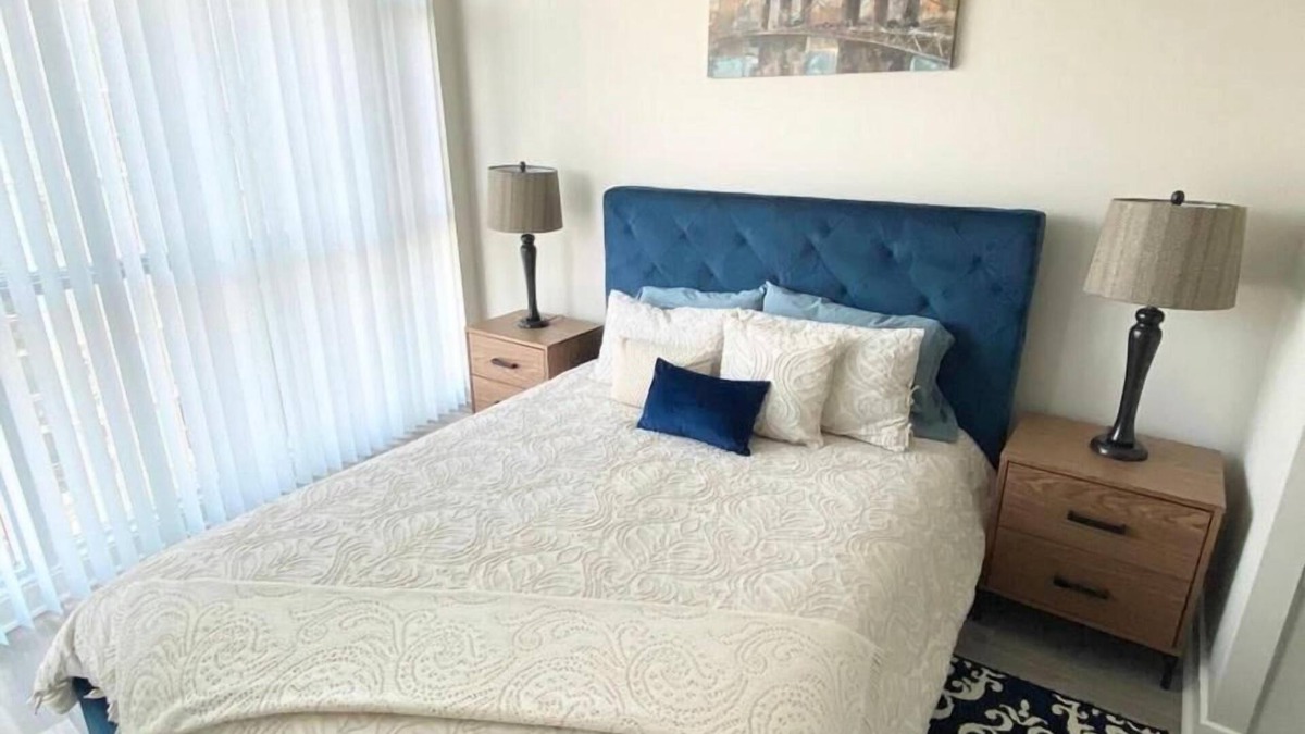 CityPlace Condo | GLOBALSTAY. Charming Lake View 1bd+den in Downtown