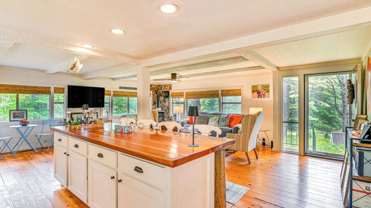 Gloversville House | Gloversville Getaway w/Grill: 5 Mi to Water!