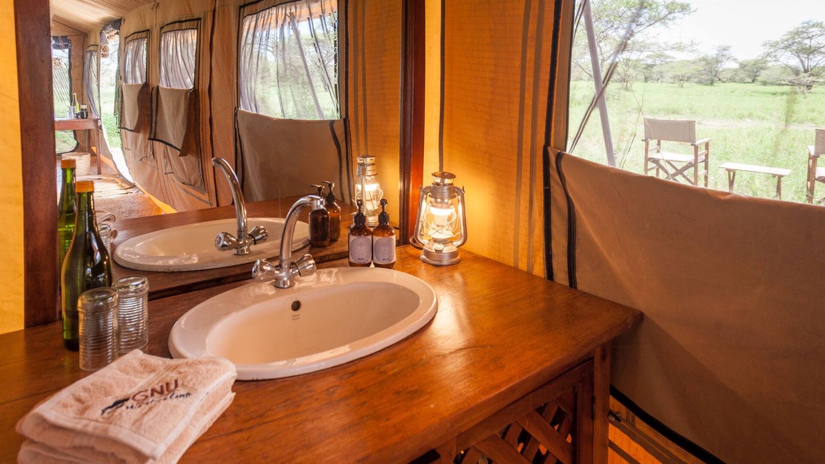 Sinoni Cabin | Gnu Ndutu Camp