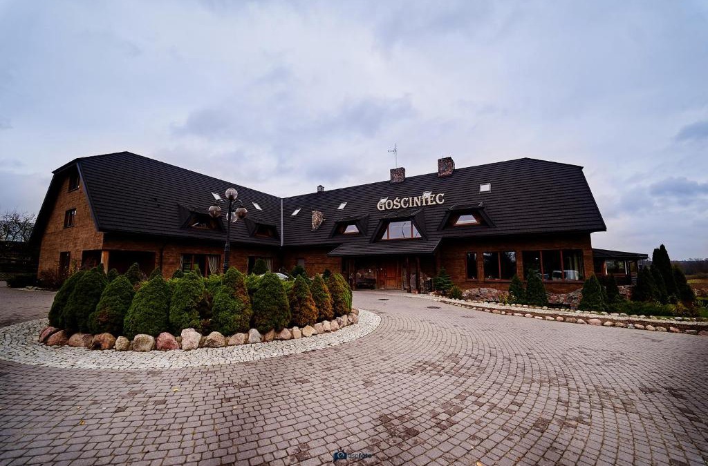 Krzywe Hotel | Gościniec pod Strzechą