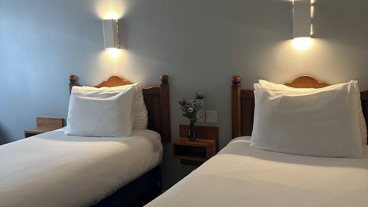 Cumbernauld Hotel | go2 Glasgow Cumbernauld Hotel