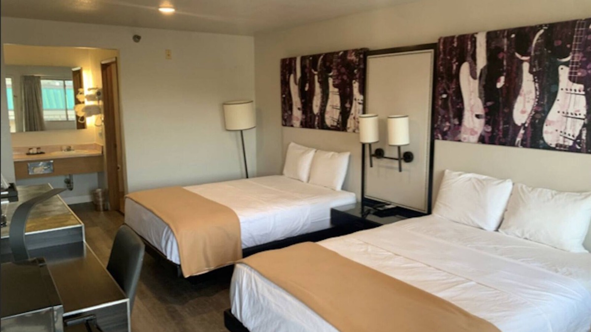 El Paso Hotel | GO2 Inn & Suites by Relianse