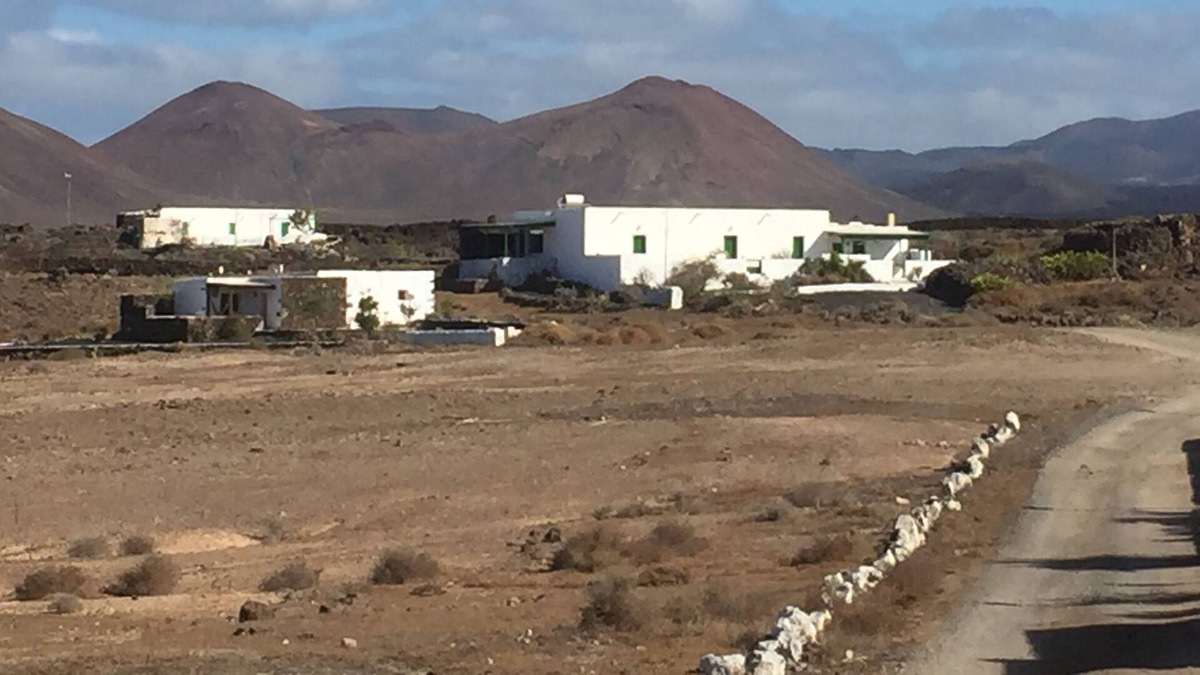 Yaiza Apartment | "Goat stable" with sea view
