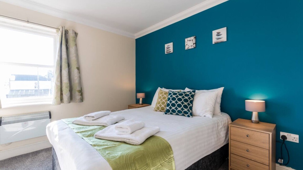 Swindon Apartment | Godwin Court Apartments