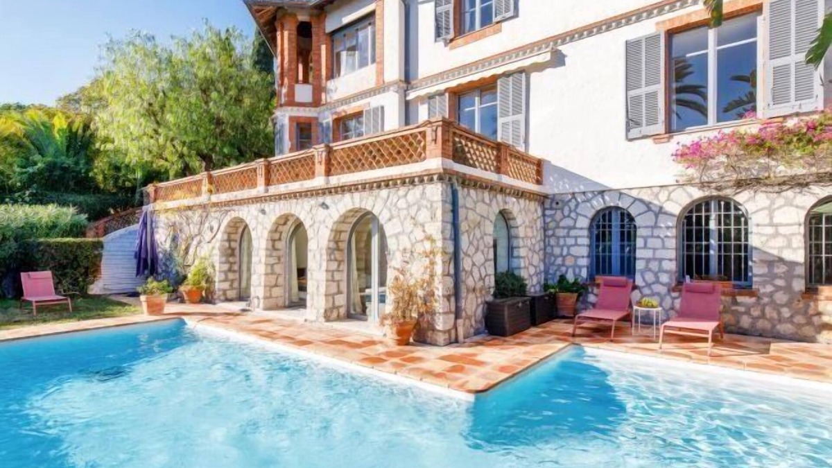 Cannes La Bocca House | Gogeous provenzal style bastide