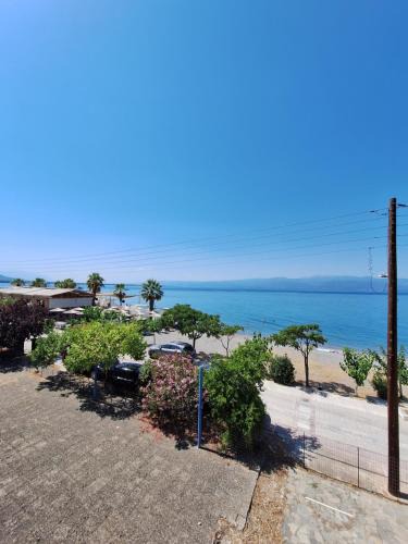 Kamena Vourla Apartment | Gogos Home