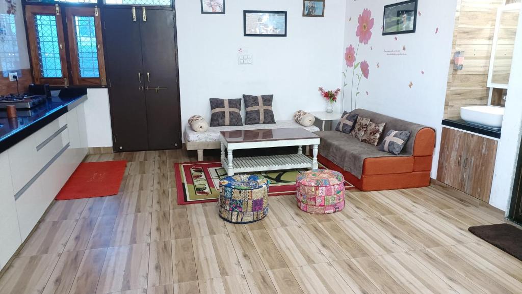 Udaipur Apartment | Gokul Niwas Home Stay Three