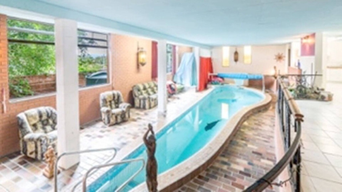 Ashmore House | Gold Coast Pet Friendly - no frills price