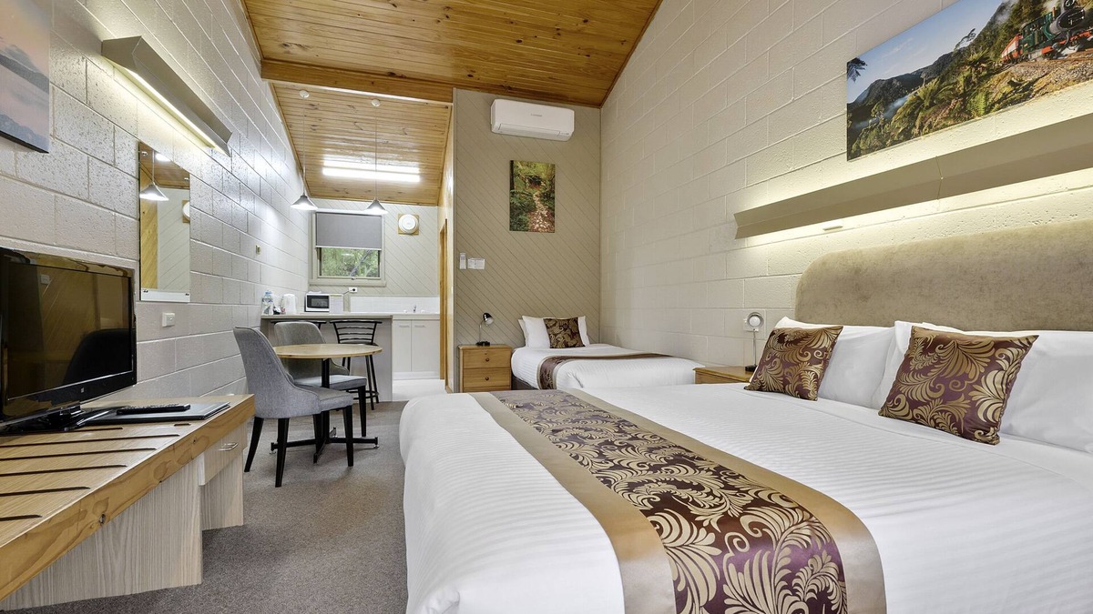 Queenstown Hotel | Gold Rush Inn