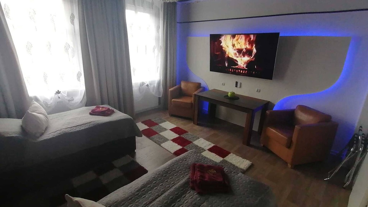 Wittenberge Apartment | -gold Suite- mit Netflix, Self-check-in, Fahrradraum, Wlan, Netflix