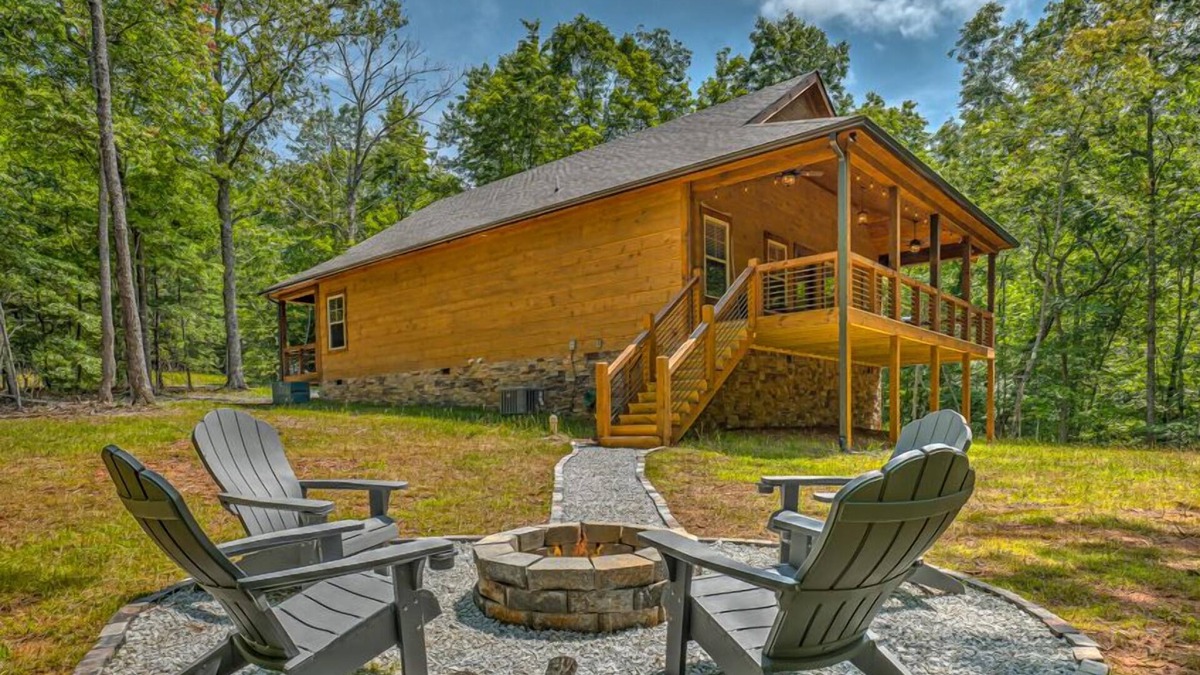 Unaka Cabin | Golden Hour - EV Car Charger | Pet Friendly | Fire pit | Newly Built Modern Mountain Home